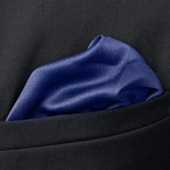 Trendhim Pochette De Costume En Tissu Bleu Marine Brillant -Arkai Atlas Shop 22 shiny navy simple pocket square cropped