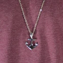 Fort Tempus Pendentif Tête De Mort Et Ancre 9 Fort Tempus Pendentif Tête De Mort Et Ancre -Arkai Atlas Shop 32 skull anchor steel necklace cropped2