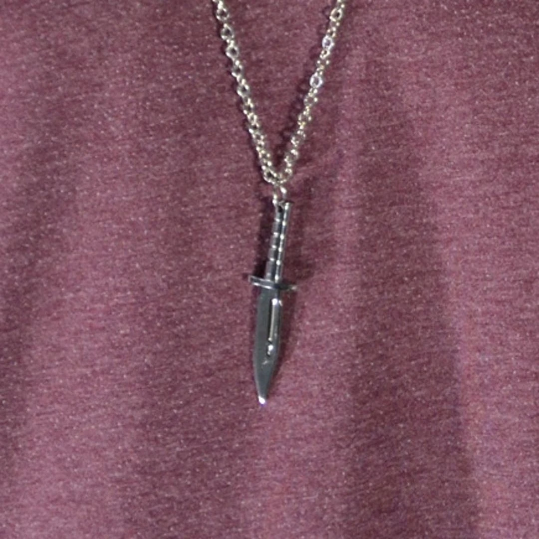 Fort Tempus Pendentif Couteau En Acier Noir 6 Fort Tempus Pendentif Couteau En Acier Noir – Image 4