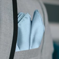 Trendhim Pochette De Costume Unie Bleu Bébé Brillant -Arkai Atlas Shop baby blue 1