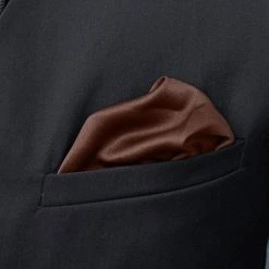 Trendhim Pochette De Costume Classique Marron Foncé -Arkai Atlas Shop dark brown simple pocket square 1