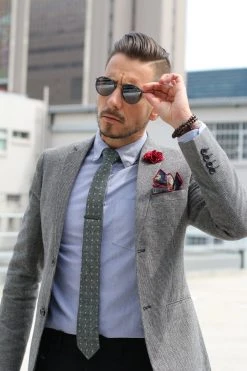 Tailor Toki Pochette De Costume Bleue à Fleurs 12 Tailor Toki Pochette De Costume Bleue à Fleurs -Arkai Atlas Shop img 8635 1