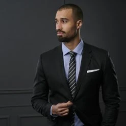 Trendhim Pochette De Costume Classique Blanche à Bords Renforcés 13 Trendhim Pochette De Costume Classique Blanche à Bords Renforcés -Arkai Atlas Shop jwm megashoot necktie 1.2 15386