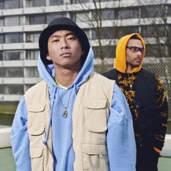 Otsu Egan | Collier Les Menottes En Métal Doré -Arkai Atlas Shop jwm otes drop 25142 25138 michael doroc nathan grant 1x1 1 25142 1