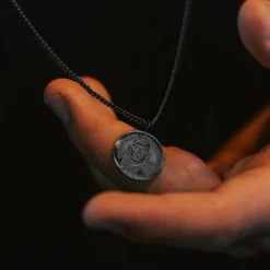 Lucleon Collier En Acier Noir à Pendentif Hindou -Arkai Atlas Shop modelpic 15357 1