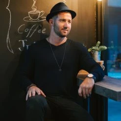 Lucleon Collier En Acier Noir à Pendentif Hindou -Arkai Atlas Shop modelpic 15357