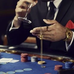 Seizmont Ace | Collier à Pendentif Doré "La Paire D'as Rouges" -Arkai Atlas Shop rel ace drop27 id killian 1x1 7 25448