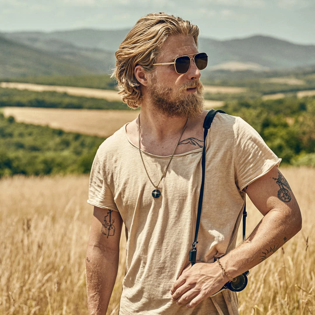 Arkai Atlas | Collier Doré à Pendentif étoile Polaire Et Pierre D'azurite Et Malachite 5 Arkai Atlas | Collier Doré à Pendentif étoile Polaire Et Pierre D'azurite Et Malachite – Image 3