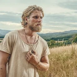 Arkai Atlas | Collier En Acier Inoxydable Doré à Pendentif étoile Polaire -Arkai Atlas Shop rel atlas drop35 necklace4 tobias stelzner 1x1 4 25868 25809