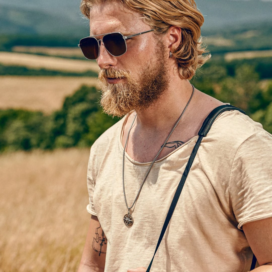 Arkai Atlas | Collier En Acier Argenté à Pendentif étoile Polaire 4 Arkai Atlas | Collier En Acier Argenté à Pendentif étoile Polaire – Image 2