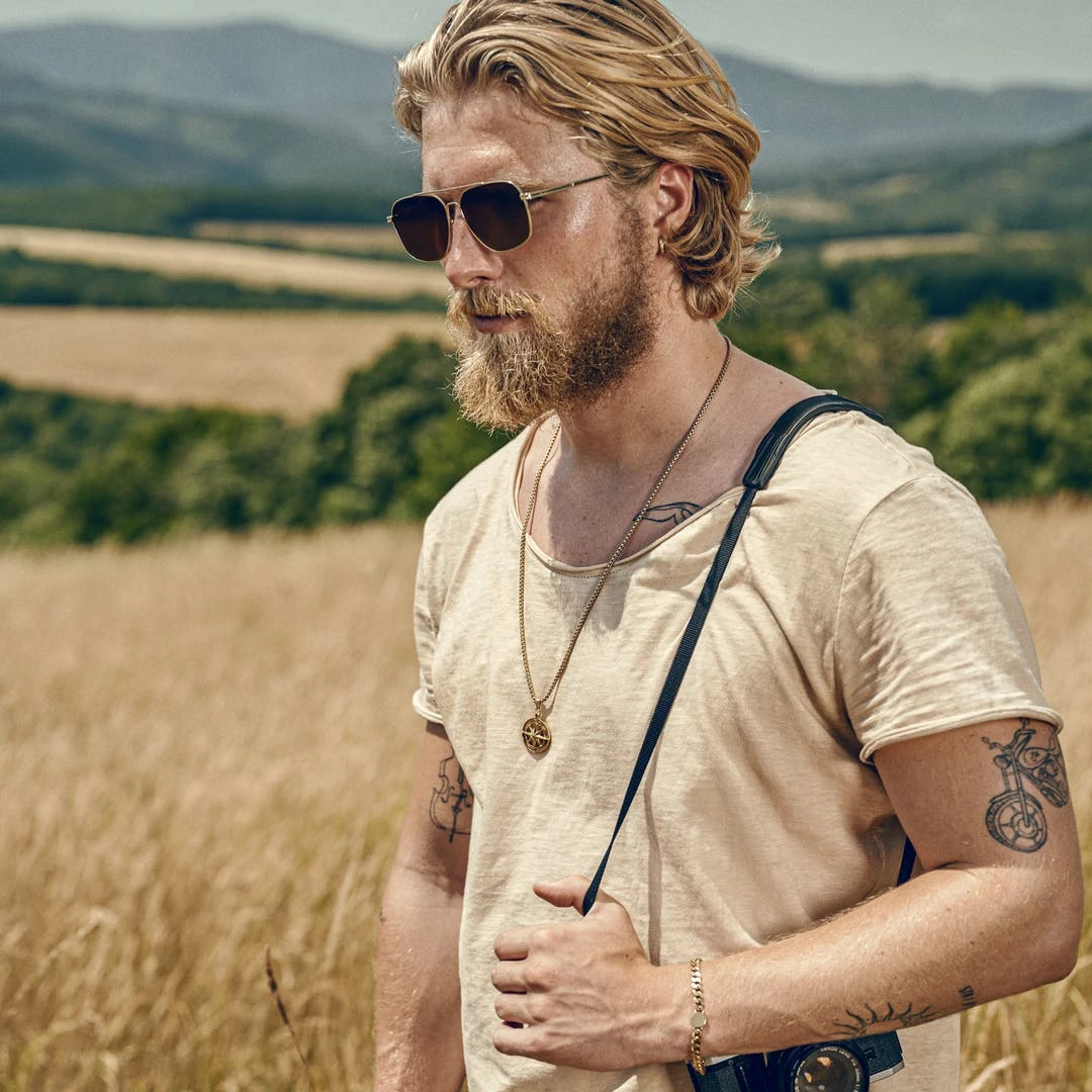 Arkai Atlas | Collier En Acier Doré à Pendentif étoile Polaire 4 Arkai Atlas | Collier En Acier Doré à Pendentif étoile Polaire – Image 2