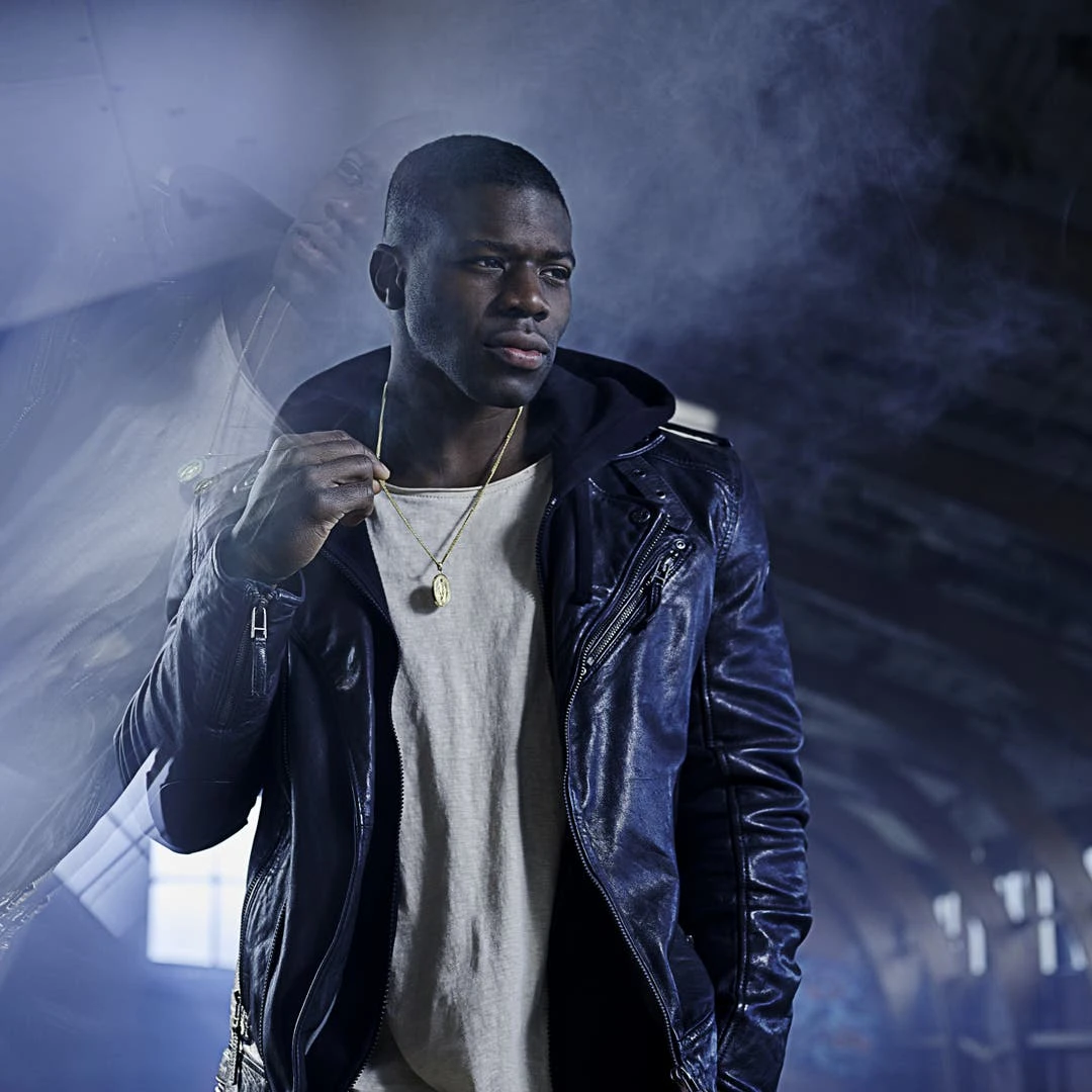 Lucleon Sanctus | Collier En Acier Doré Avec Médaille Miraculeuse 5 Lucleon Sanctus | Collier En Acier Doré Avec Médaille Miraculeuse – Image 3