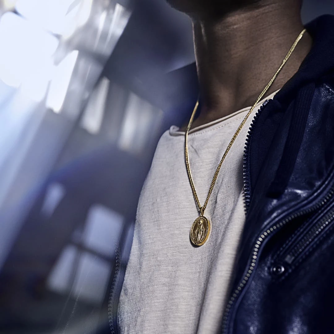 Lucleon Sanctus | Collier En Acier Doré Avec Médaille Miraculeuse 4 Lucleon Sanctus | Collier En Acier Doré Avec Médaille Miraculeuse – Image 2