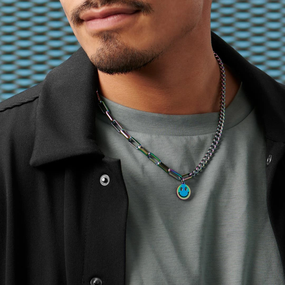 Lucleon Collier Caleb Amager à Double Maille Irisée Et Pendentif Smiley 6 Lucleon Collier Caleb Amager à Double Maille Irisée Et Pendentif Smiley – Image 4