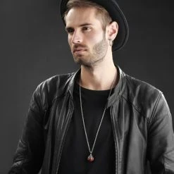 Moody Mason Collier Jax En Acier Argenté Avec Serre De Dragon Et Pierre De Jaspe Rouge -Arkai Atlas Shop rst nmm neck silver 21465 1