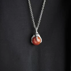 Moody Mason Collier Jax En Acier Argenté Avec Serre De Dragon Et Pierre De Jaspe Rouge -Arkai Atlas Shop rst nmm neck silver 21465 2