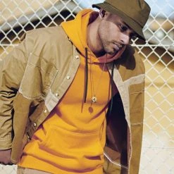 Otsu Fahrenheit | Collier à Pendentif En Métal Doré La Terre -Arkai Atlas Shop rst otsu farientheit drop nathan grant 25069 1x1 1