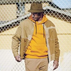 Otsu Fahrenheit | Collier à Pendentif En Métal Doré Peace & Love 10 Otsu Fahrenheit | Collier à Pendentif En Métal Doré Peace & Love -Arkai Atlas Shop rst otsu farientheit drop nathan grant 25073 25091 25109 1x1 1