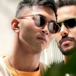 Otsu Occasus | Lunettes De Soleil Translucides De Style Vintage à Verres Ronds Polarisés -Arkai Atlas Shop rst spring 23 otsu sunglasses round browndark 1c