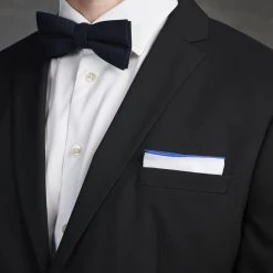 Trendhim Pochette De Costume Blanche à Bords Bleus -Arkai Atlas Shop ste megashoot pocketsqaure 16656 24