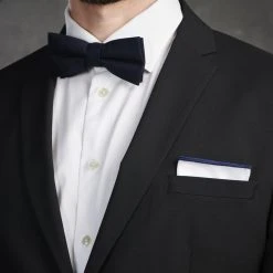 Trendhim Pochette De Costume Blanche à Bords Bleu Marine -Arkai Atlas Shop ste megashoot pocketsqaure 16660 19